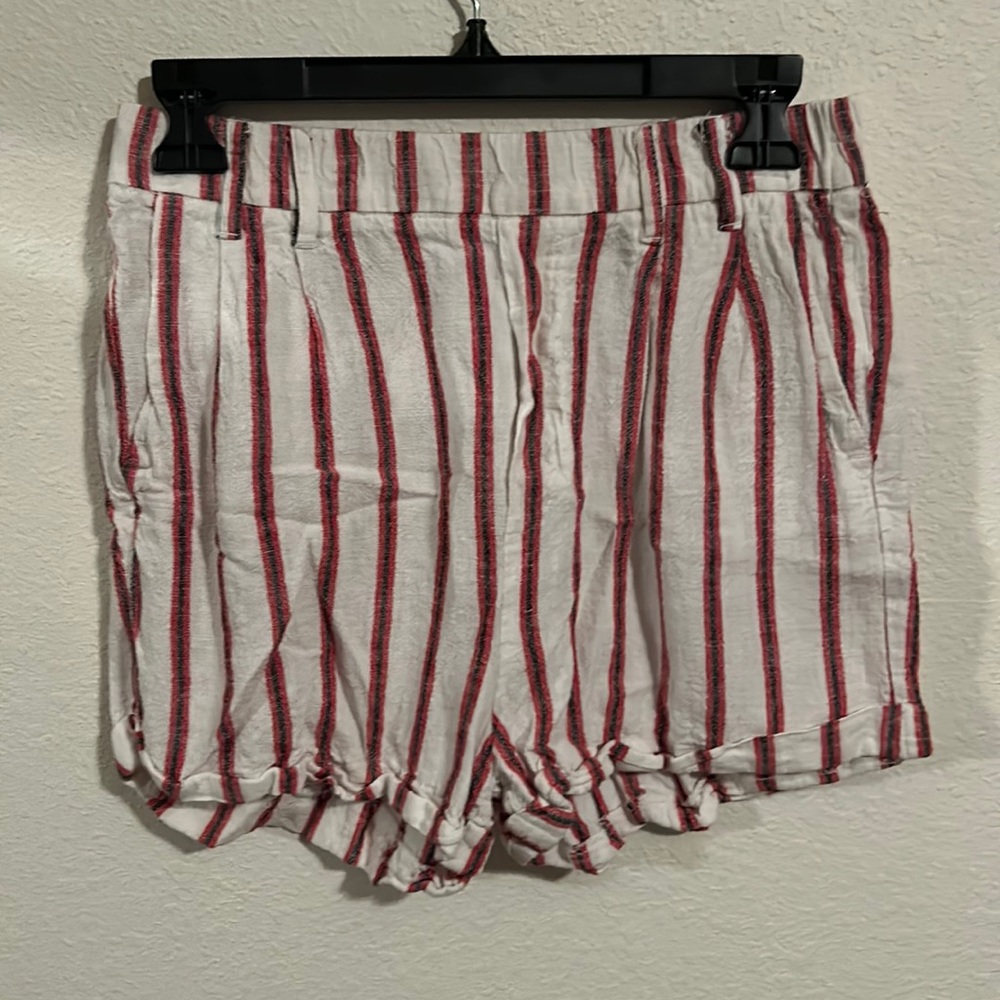 Lane tree white and red striped shorts